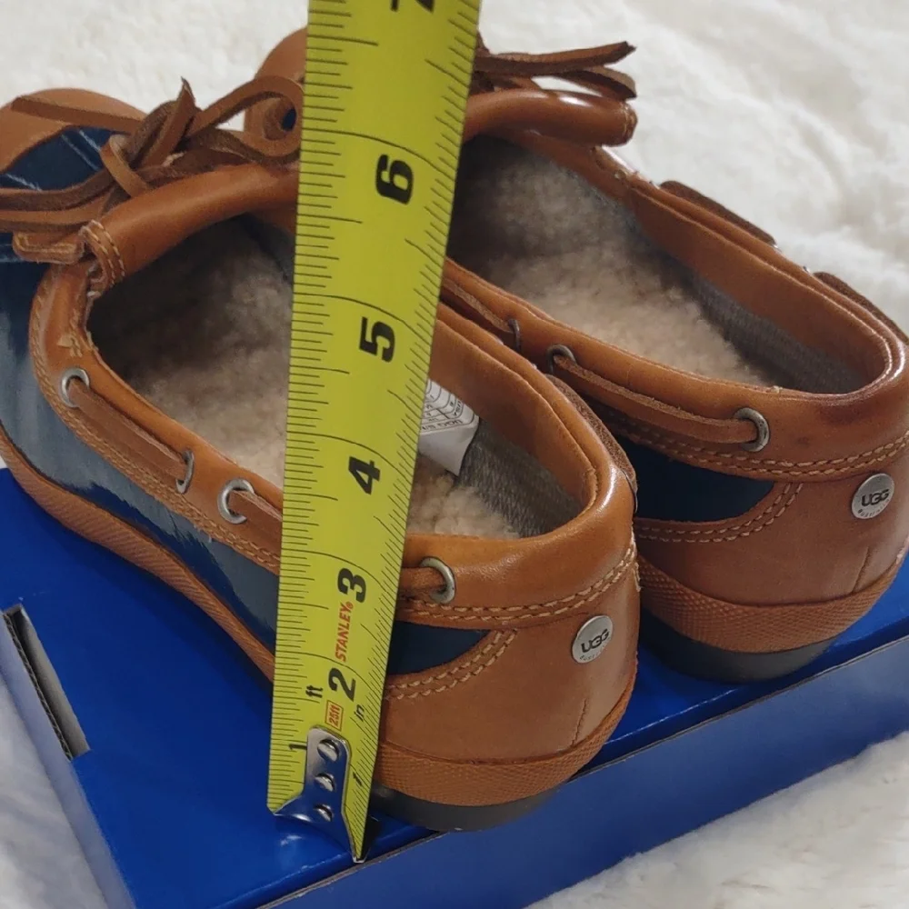 UGG AUSTRALIA Navy and Tan Casual Shoes - Picture 16 of 17